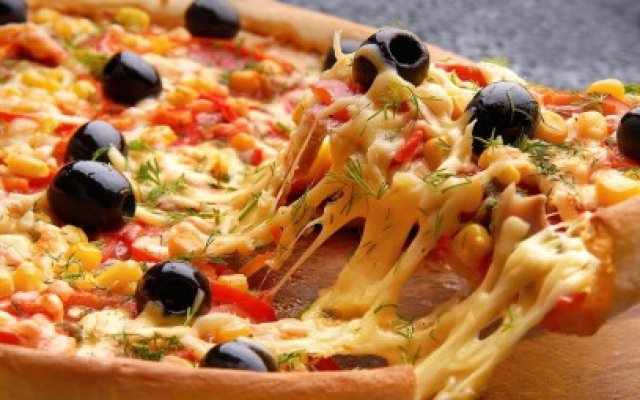 Oraşul Napoli găzduieşte un festival de pizza